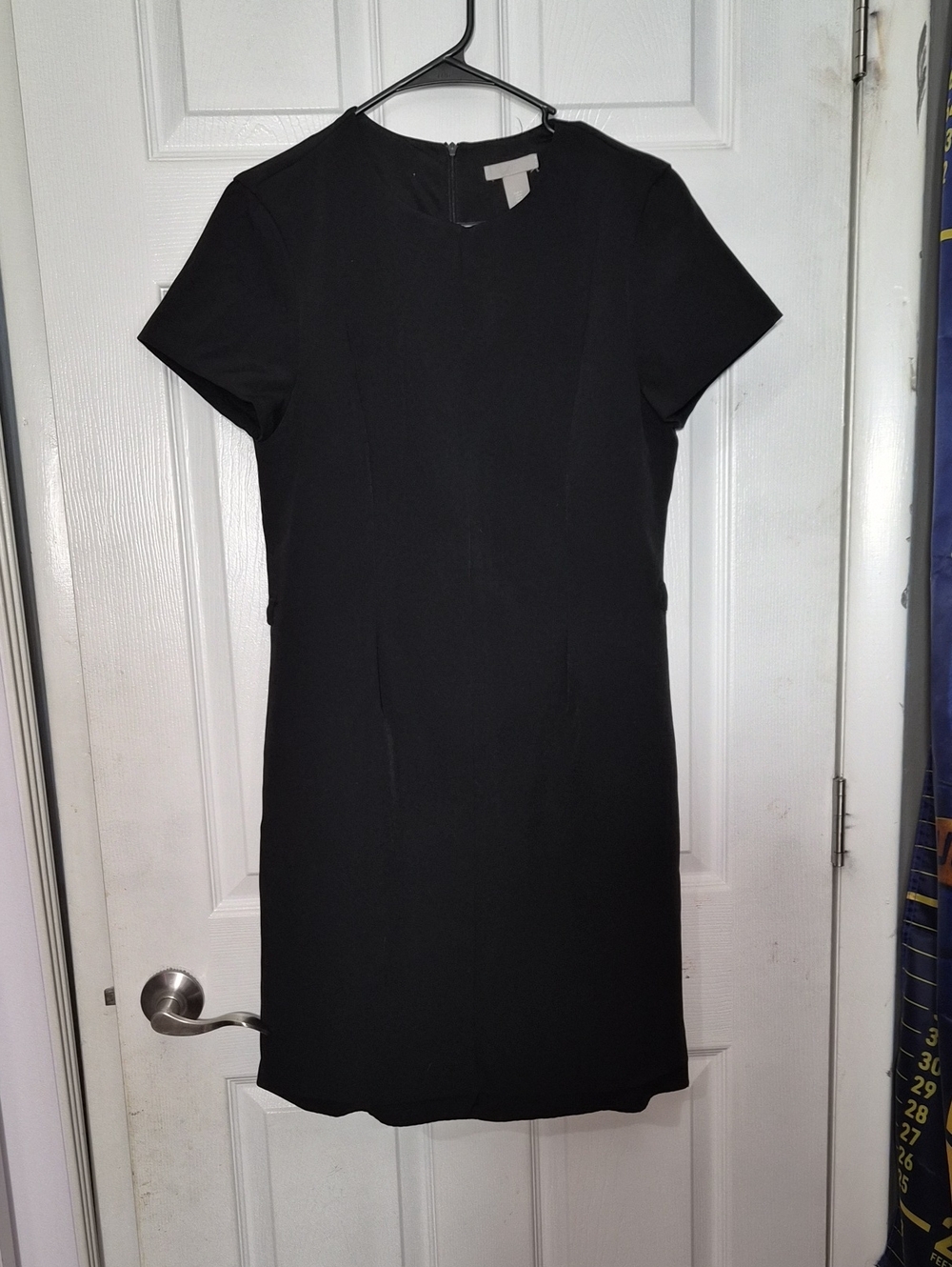 H&M  Black Short-Sleeve Sheath Dress Sz M
